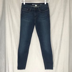 Eddie Bauer Slightly Curvy Dark Wash Jeans In Size Women's 6 Tall